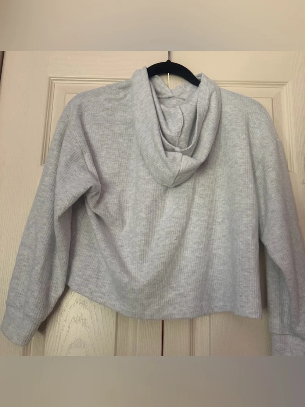 Girls‎ Old Navy Light Gray Cropped Hoodie